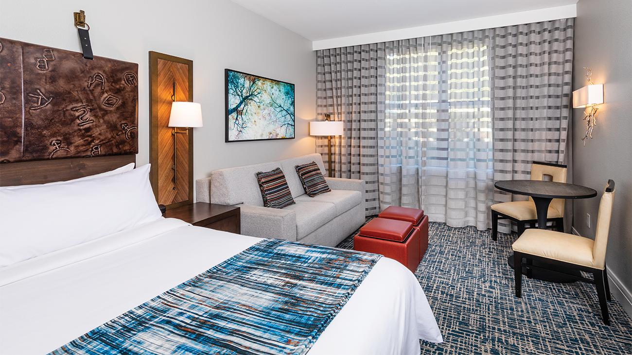 Guest Bedroom (2-Bedroom Villa)